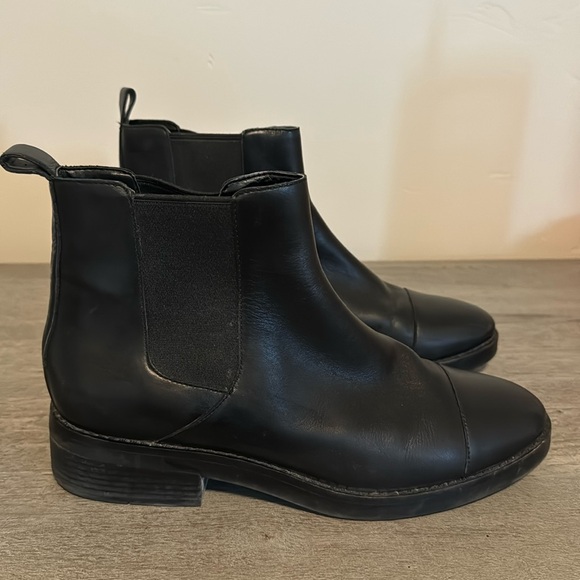 EUC Cole Haan black ankle boots. Size 8.  Waterproof. - Picture 1 of 6